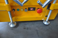 Μακρύς χρησιμοποιώντας ανελκυστήρας ψαλιδιού περιόδου μίνι κινητός με τη φόρτωση 200Kg και το κίτρινο χρώμα
