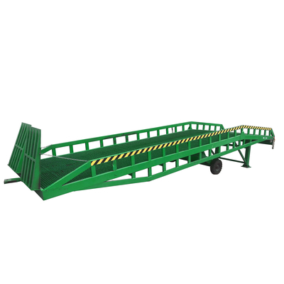 Hydraulic Mobile Dock Ramp With Outriggers , Container Forklift Loading Ramp